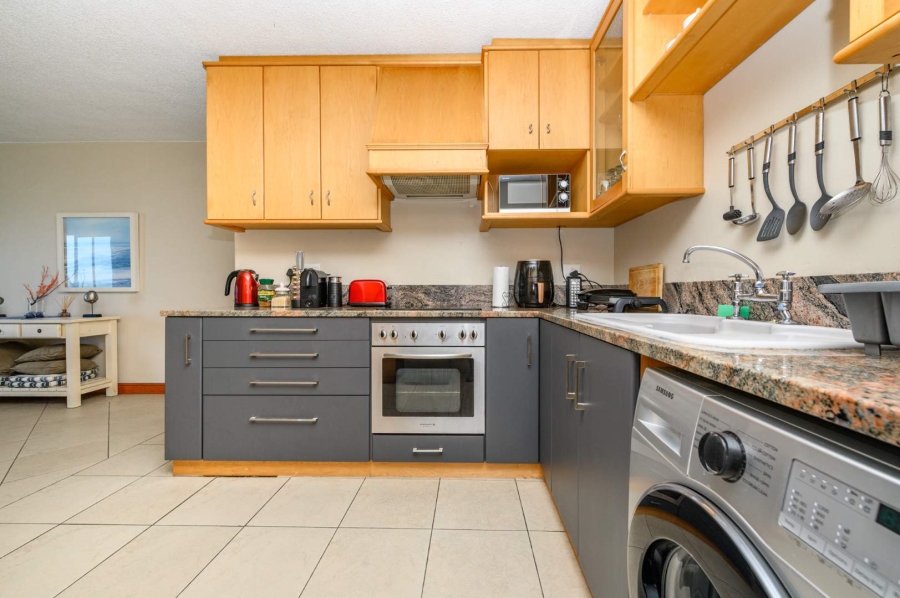 To Let 2 Bedroom Property for Rent in Summerstrand Eastern Cape